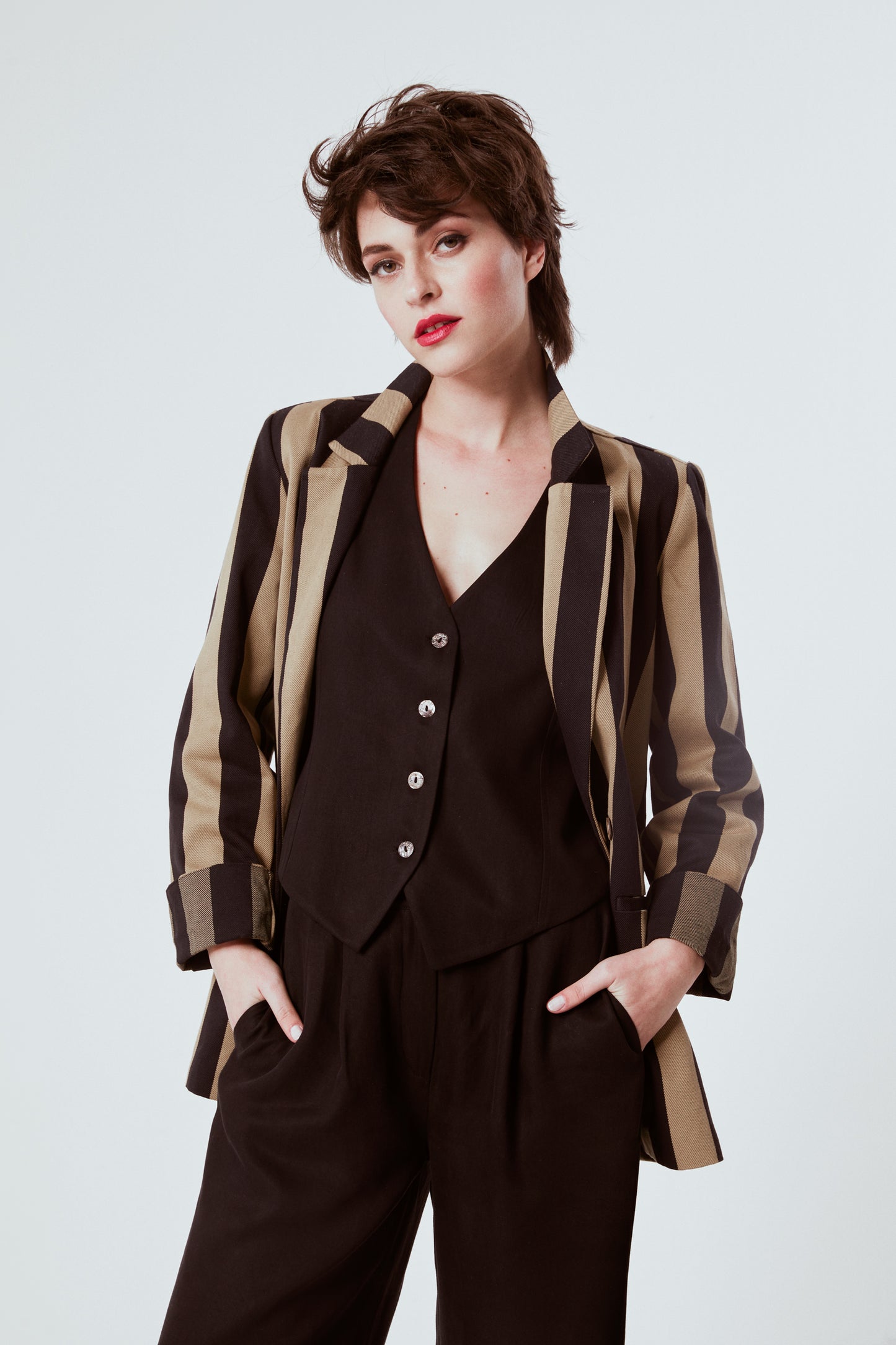 GİYİ BLAZER IN BLACK&BEIGE STRIPES